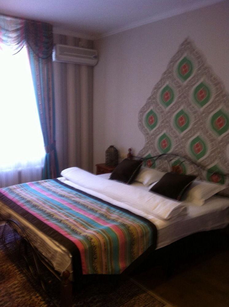 Resident Hotel Gogol Almaty Exteriér fotografie